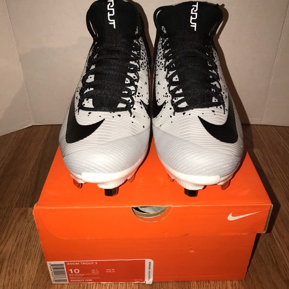 lebron soldier 10 baseball cleats